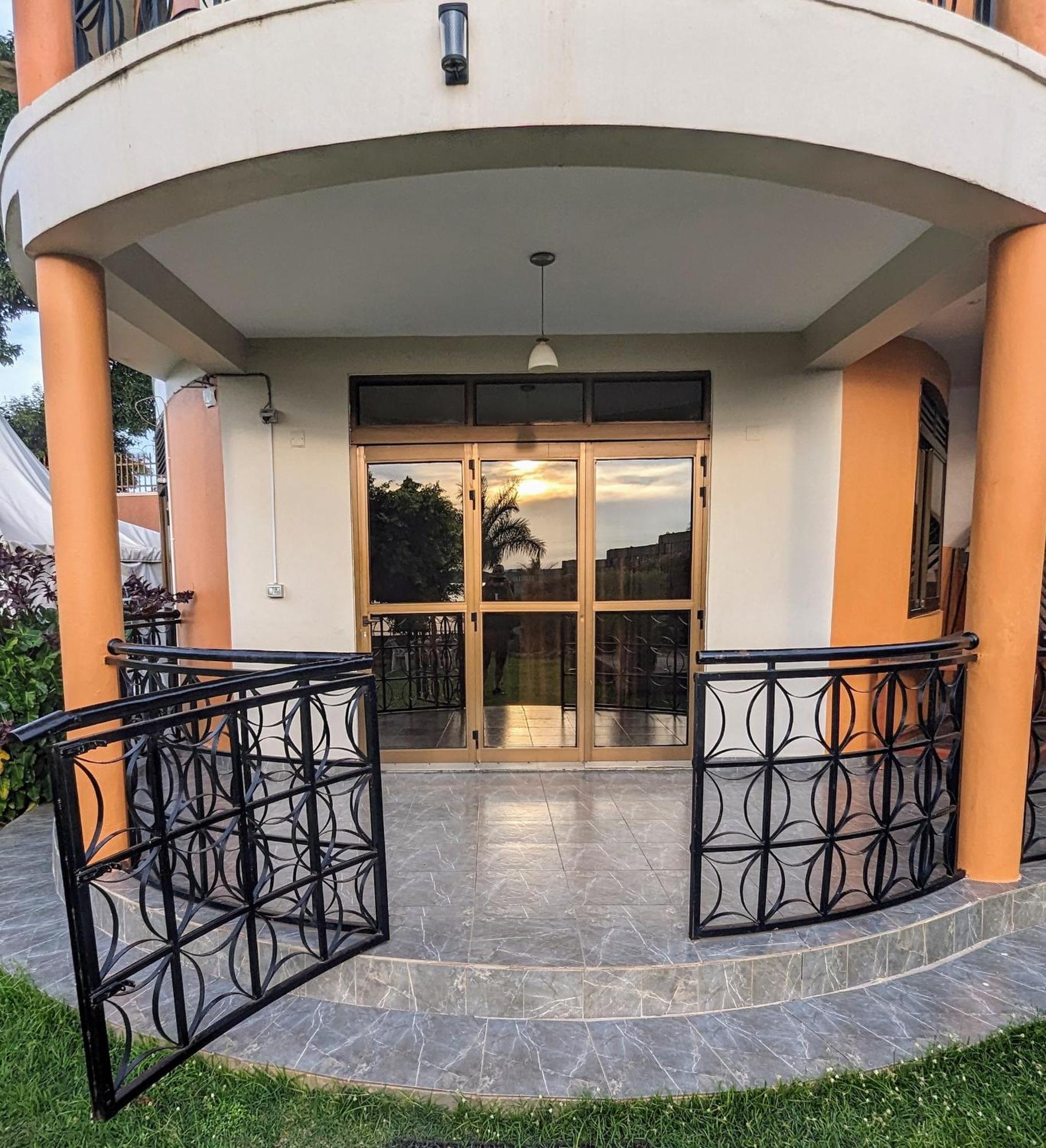 Oslo Gardens Bed & Breakfast Entebbe Exterior photo